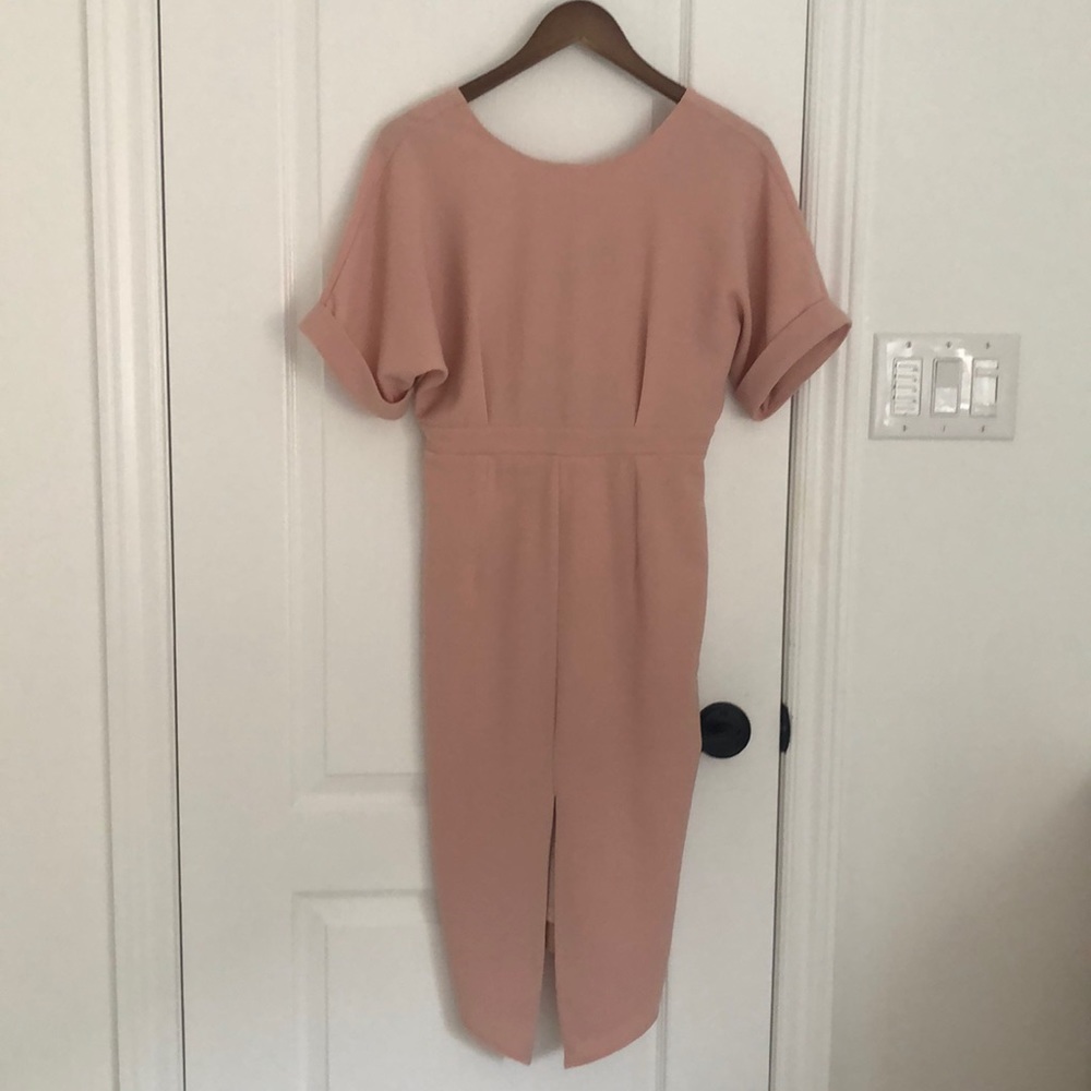 Beautiful sexy Asos dress light pink colour size 6 US front slit short sleeves